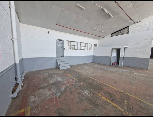 3,762M² WAREHOUSE TO LET IN BENROSE